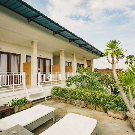 Happy Devi Guesthouse Canggu Exterior foto