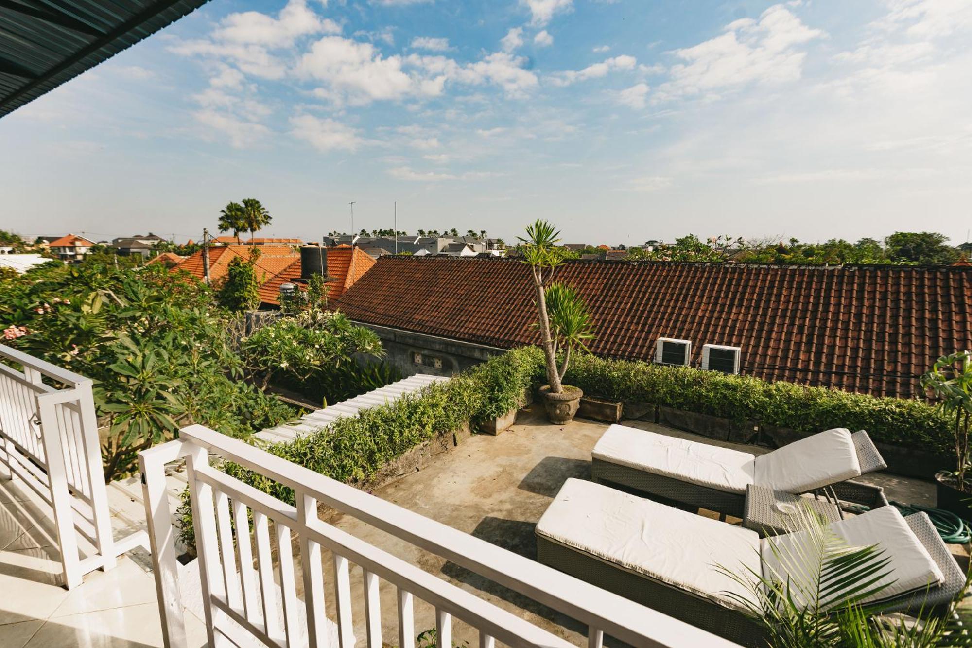 Happy Devi Guesthouse Canggu Exterior foto