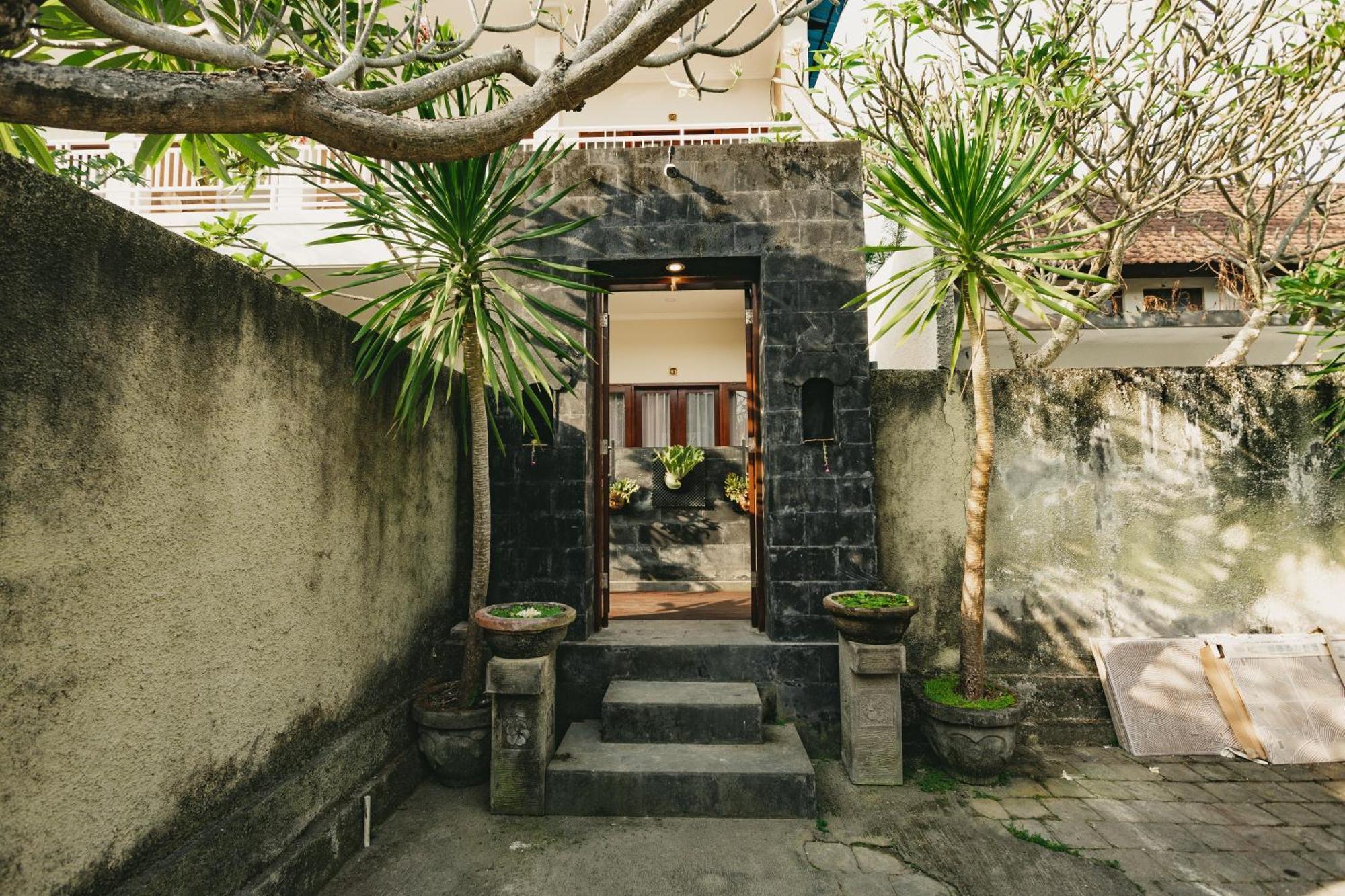 Happy Devi Guesthouse Canggu Exterior foto